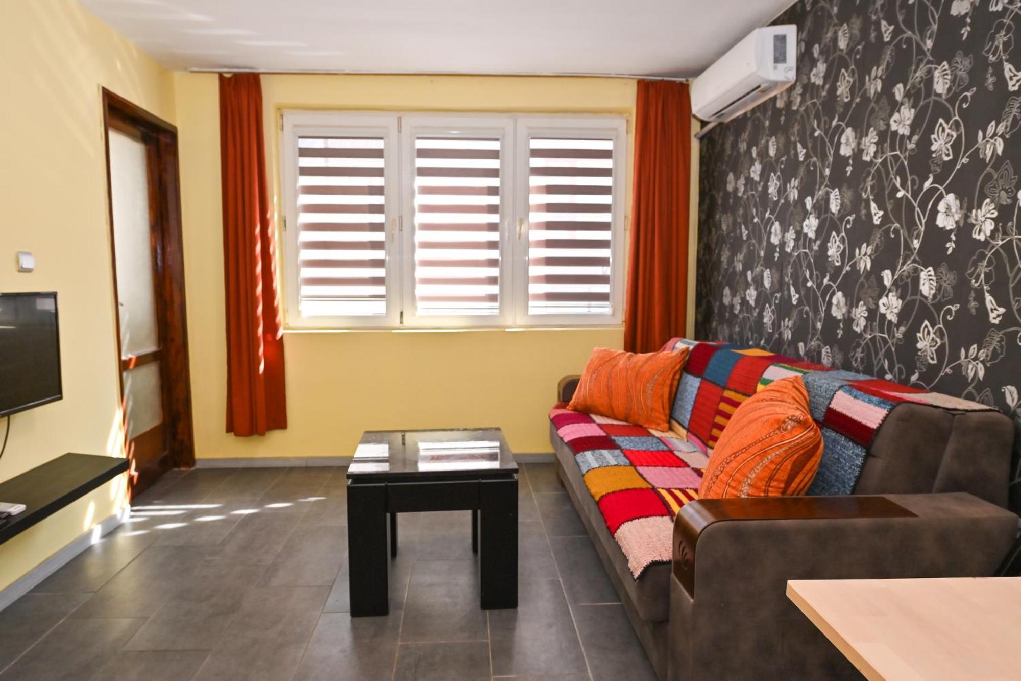 Eli Apartment Burgas Stad Buitenkant foto